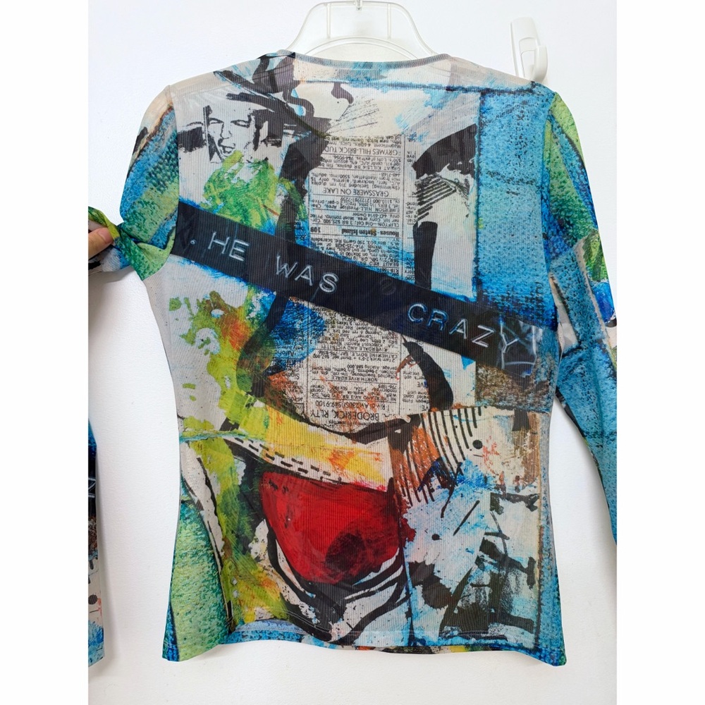 Alice + Olivia x Basquiat Delaina Mesh Top T Shirt Tee Confidential Collage M - Picture 10 of 10